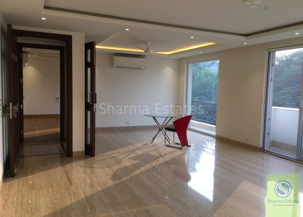 5 BHK Duplex Builder Floor Apartment on Sale in Jor Bagh, New Delhi