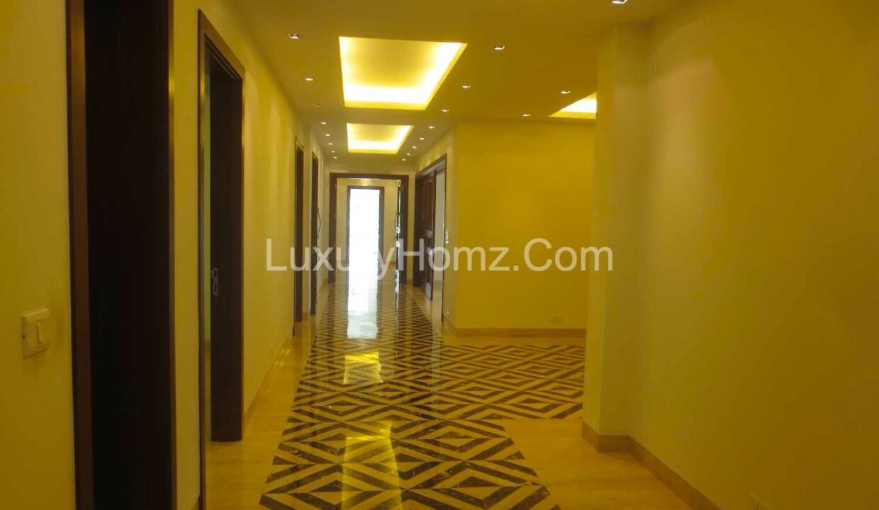4-BHK-First-Floor-Resale-West-End-Colony-Delhi