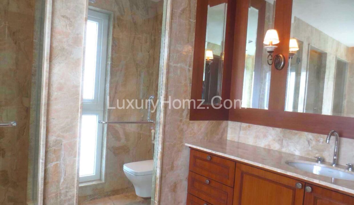 4-BHK-First-Floor-Resale-West-End-Colony-Delhi