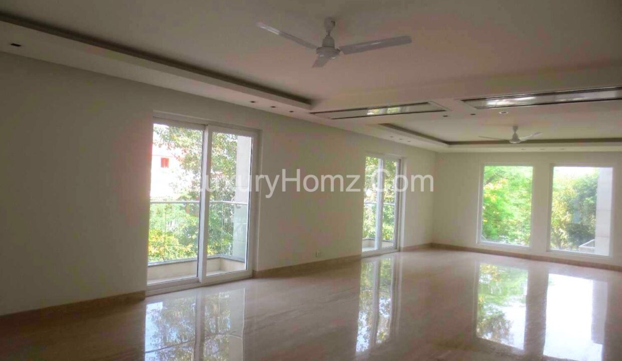 4-BHK-First-Floor-Resale-West-End-Colony-Delhi