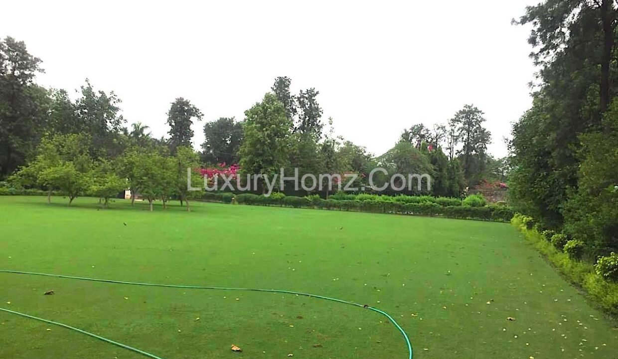 1-Acre-to-5-Acres-Farm-House-For-Sale-Chattarpur-New-Delhi
