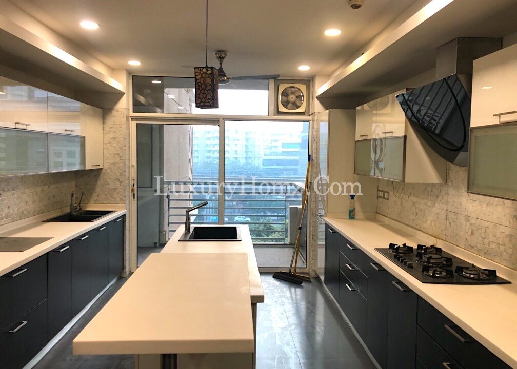 4-BHK-Ultra-Luxury-Apartment-For-Rent-DLF-The-Magnolias-DLF-Phase-5-Gurugram